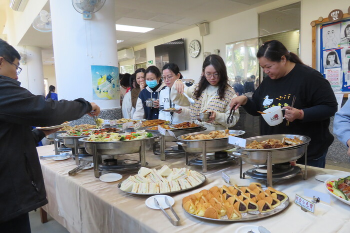 開心用餐