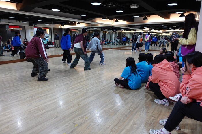 樹人家商男子團體演出