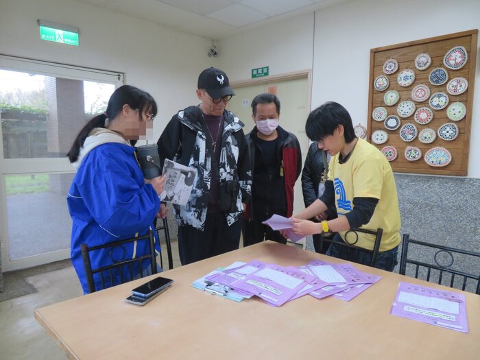 家長到校領取資料