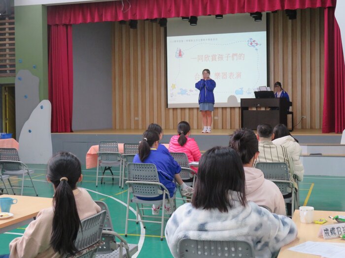 學生合唱成果表演