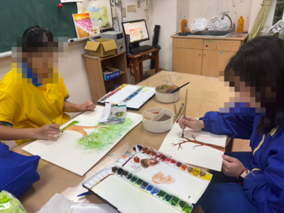 豐小妹們練習樹木畫法