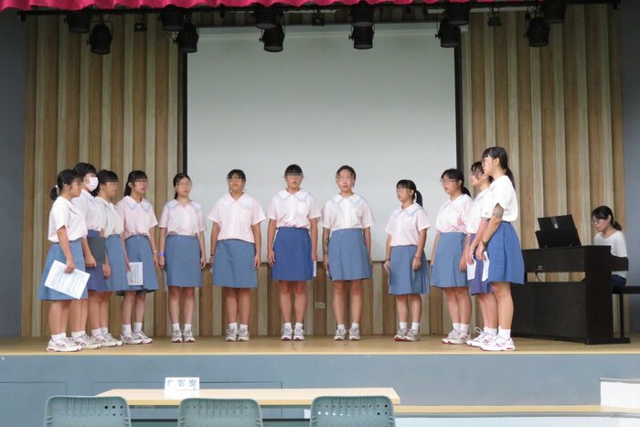 學生合唱表演