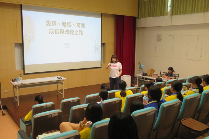 教師分享自身經驗，樹立正向價值觀