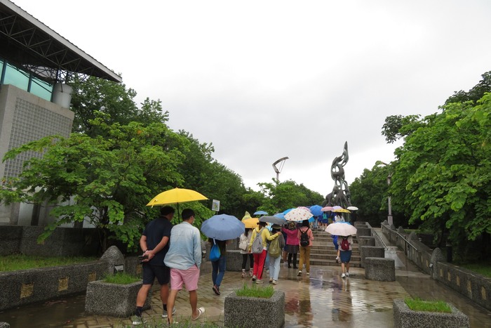 經過火焰廣場
