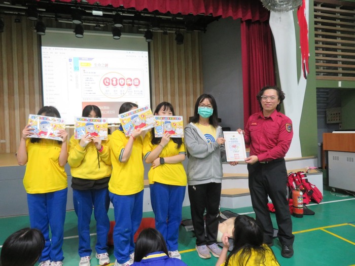 有獎徵答與合影