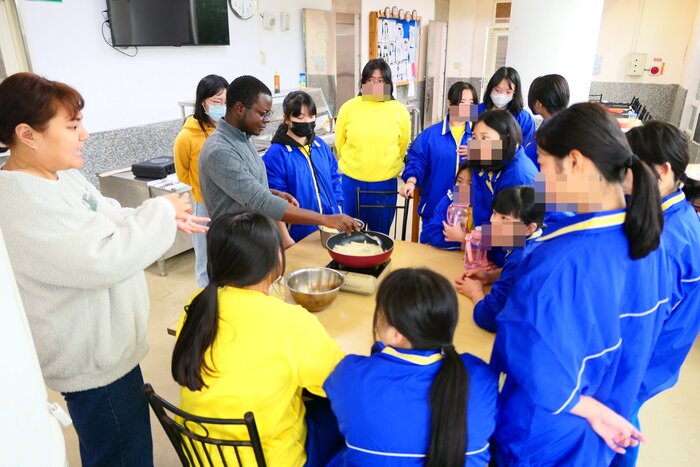 ELTA CAMP-Food
