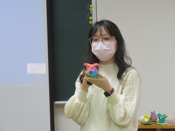 教師介紹自己的情緒守護神