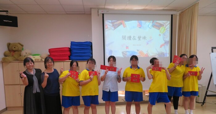 頒發閱讀報告與表演優良獎項圖片