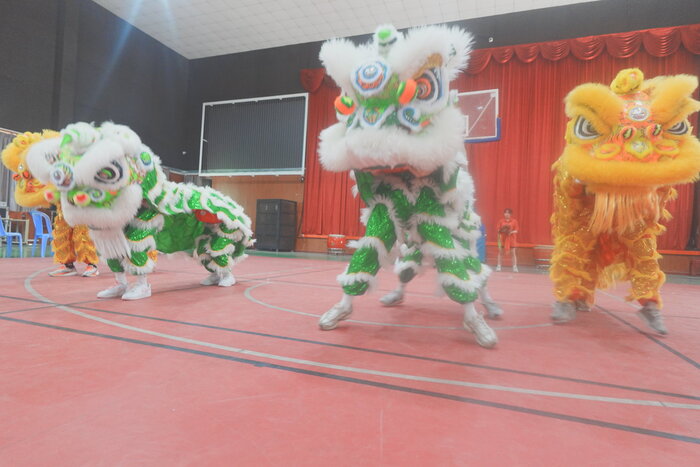 他們有舞龍舞獅社團耶