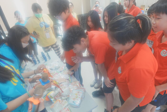 教小學生製作香包