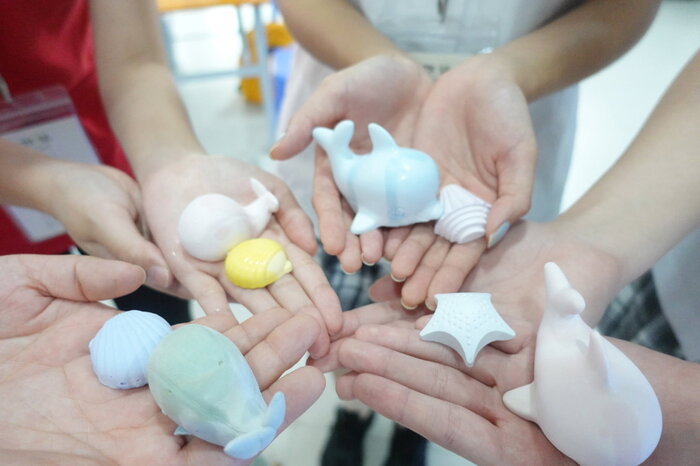 同學開心分享擴香石