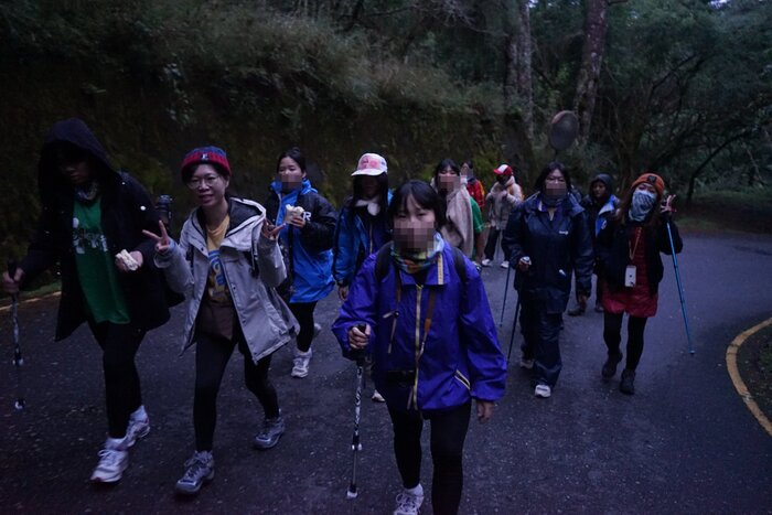 清晨的山間總是特別寒冷圖片