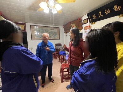 師生訪吳鴻章先生相見歡
