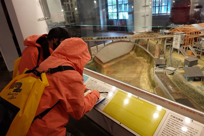 模型與看板尋找答案