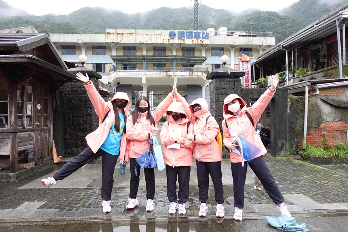 車站指定動作合影