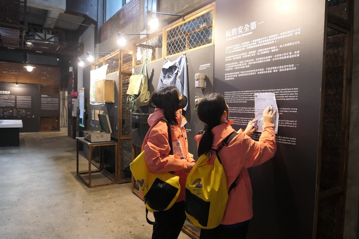 礦工在礦坑生活與背景