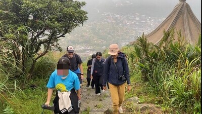 4.九份組的師長與學生們挑戰雞籠山步道