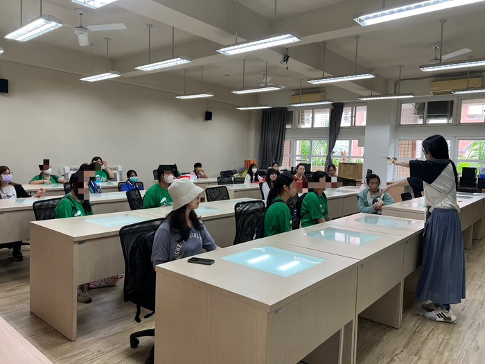 設計職群專業教師參觀圖片