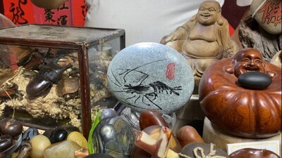 4.老闆親手繪製的水墨蝦
