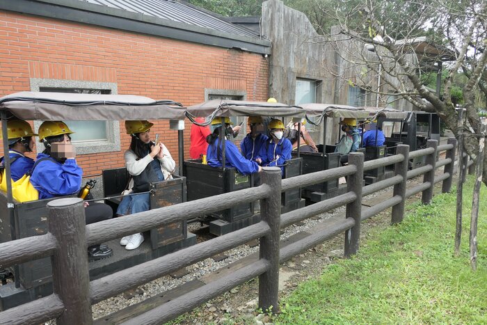 體驗礦工台車圖片