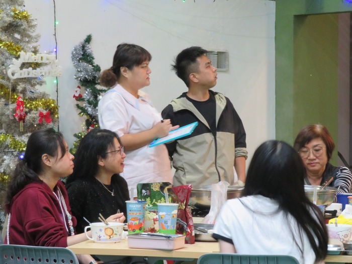 教職同仁專心參與活動圖片