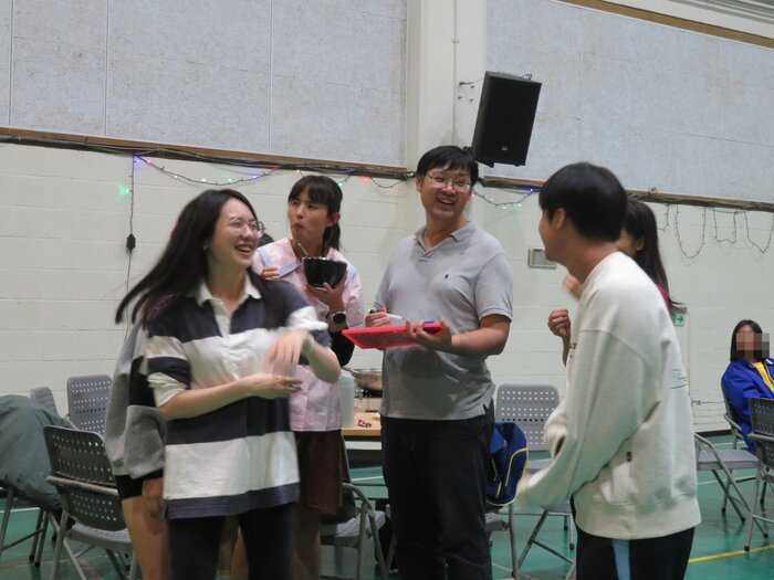 師長們熱烈討論答案圖片