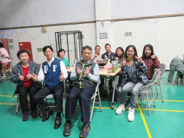 校長與來賓們圖片