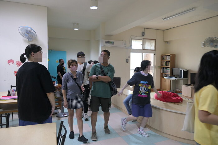 家長參觀宿舍圖片