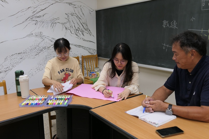我們是國際藝術展組!