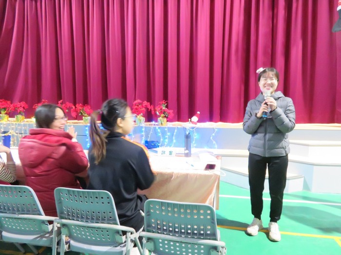 英語歌唱主持人