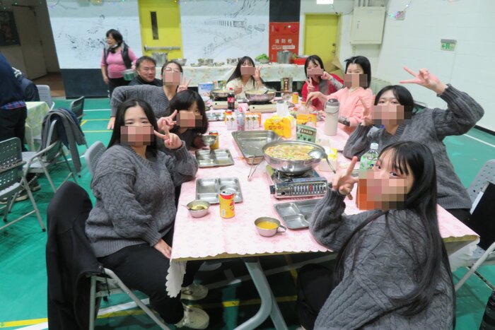 師生同樂享用火鍋